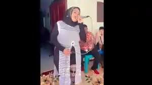 VIDEO-VIRAL-Tante-Lala-dikecam-warganet-Gorontalo-gara-gara-menyanyi.jpg