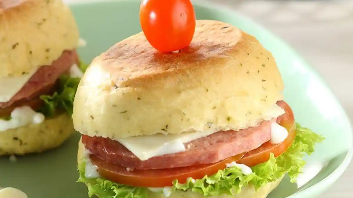 Muffin Burger Enak, Resep Ampuh Semangati Si Kecil Sarapan