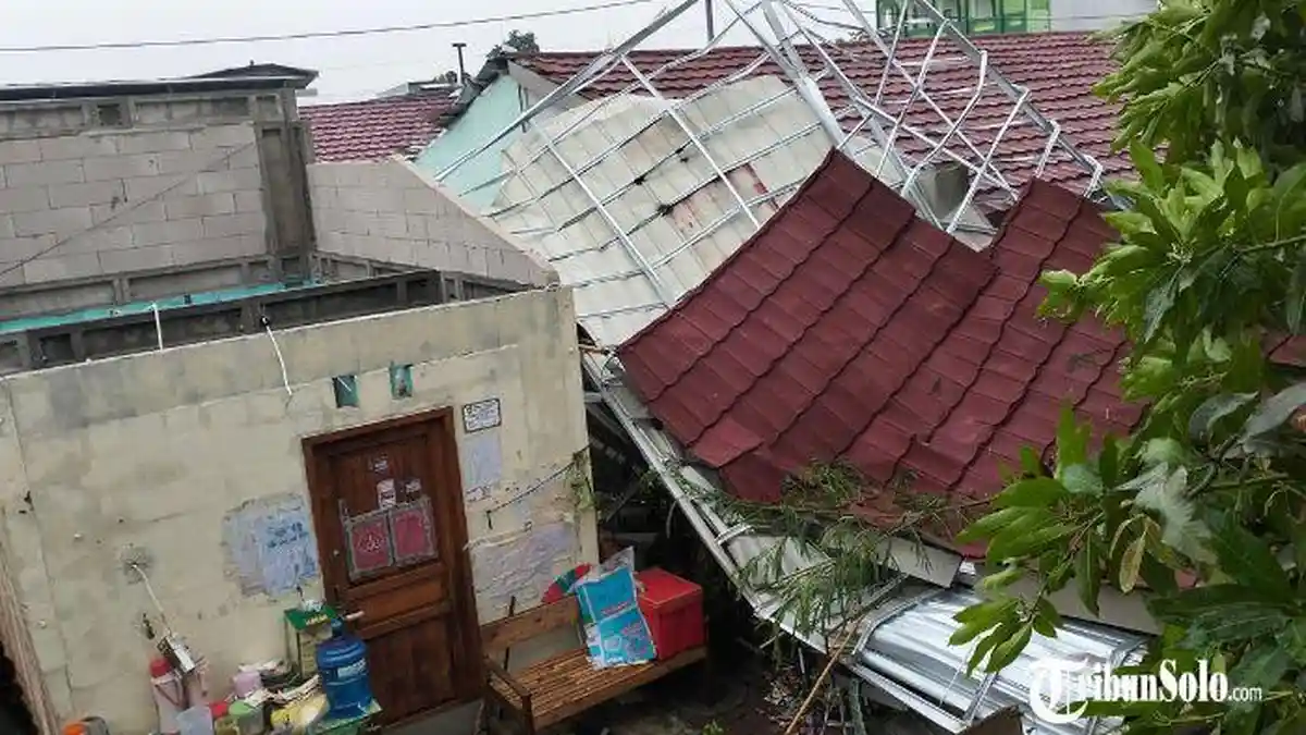 Puluhan Rumah Warga di Mojo Hancur Karena Puting Beliung, DPRD Solo Desak Perbaikan Pakai APBD