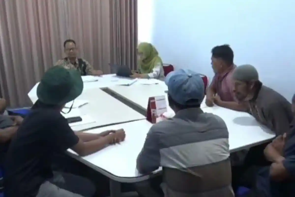 Warga Pulau Jelmu Datangi DPMD Tebo, Minta Audit Dana Desa Sejak Kades Khozin Menjabat