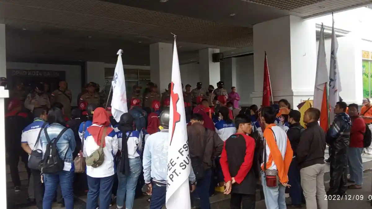 Gelar Demo Tolak UU Nomor 13 Tahun 2003, Ini Daftar 9 Poin Sikap Buruh Batam