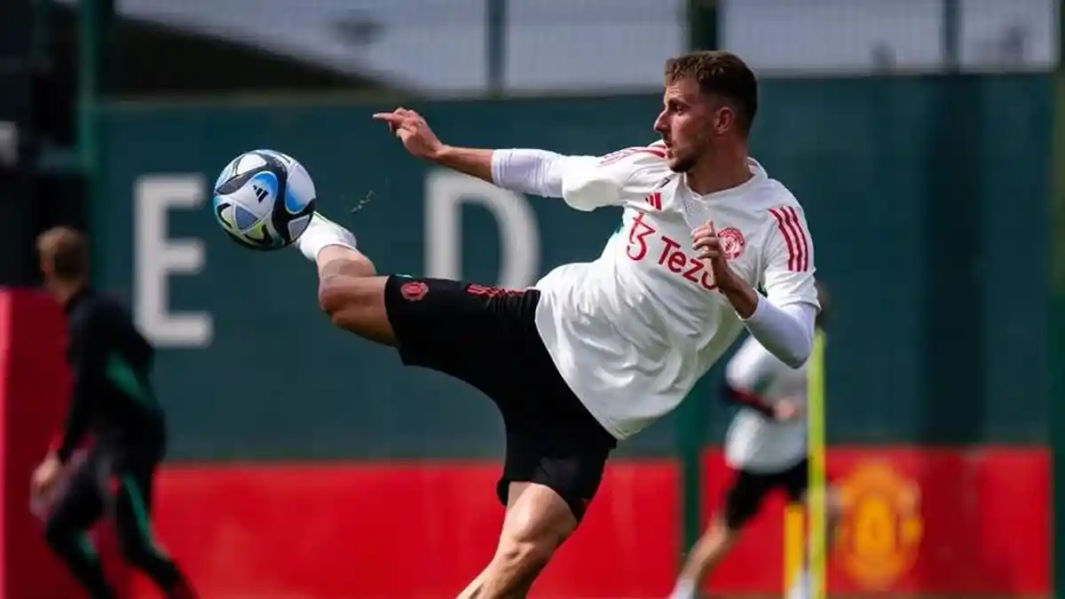 Mason Mount Hampir Cetak Gol di Laga Debut Manchester United vs Leeds, Erik Ten Hag: Ah Dia Hebat