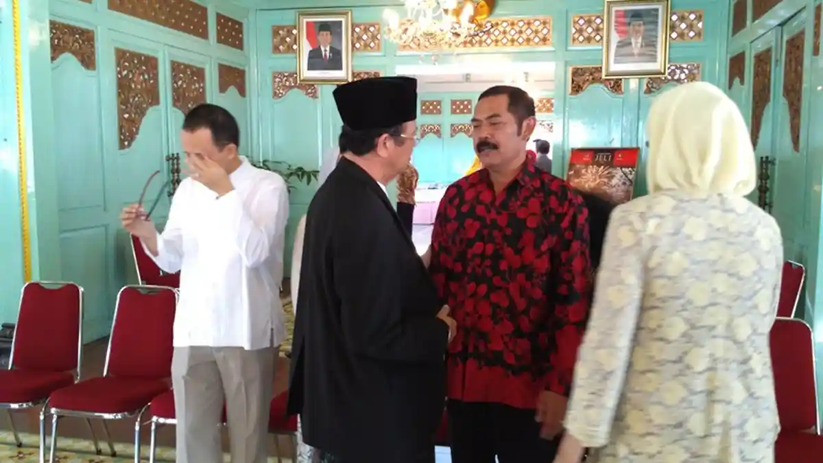 VIDEO - Warga Hingga Anggota DPRD Hadir, Begini Suasana 'Open House' Wawali Solo