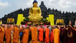 Hari-Raya-Waisak-di-Candi-Borobudur.jpg