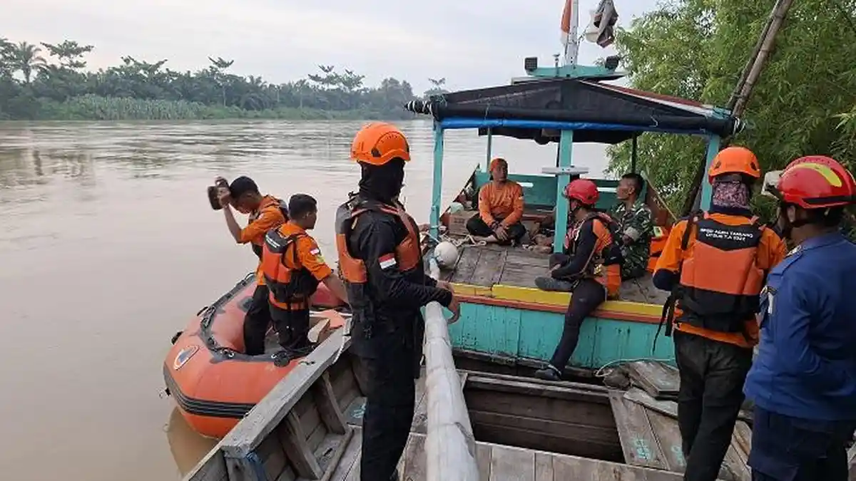 Perahu Karam di Sungai Tamiang, Adi Candra Tenggelam Usai Selamatkan Putranya
