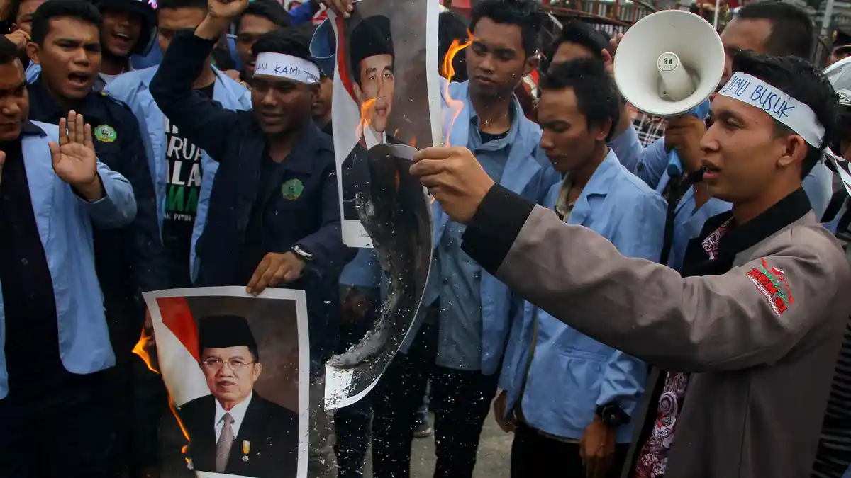 Kedatangan JK di Malang Disambut Demo Mahasiswa
