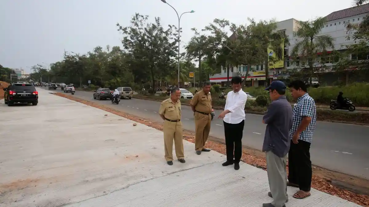 Geram Liat Jalan Dibangun Melengkung, Walikota Batam Perintahkan Bongkar: Tak Ada Urusan!