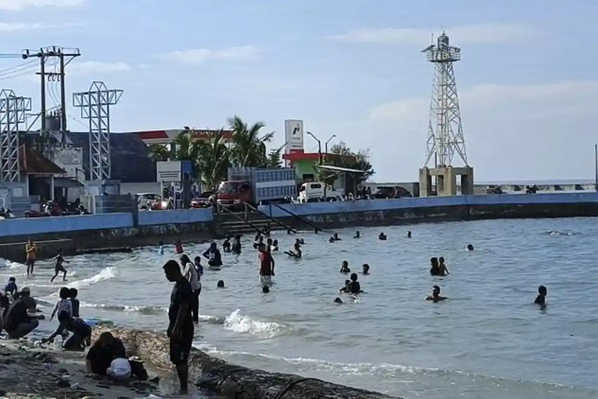 Liburan Hemat di Pantai Tako Majene, Cocok untuk Weekend Seru Bersama Keluarga