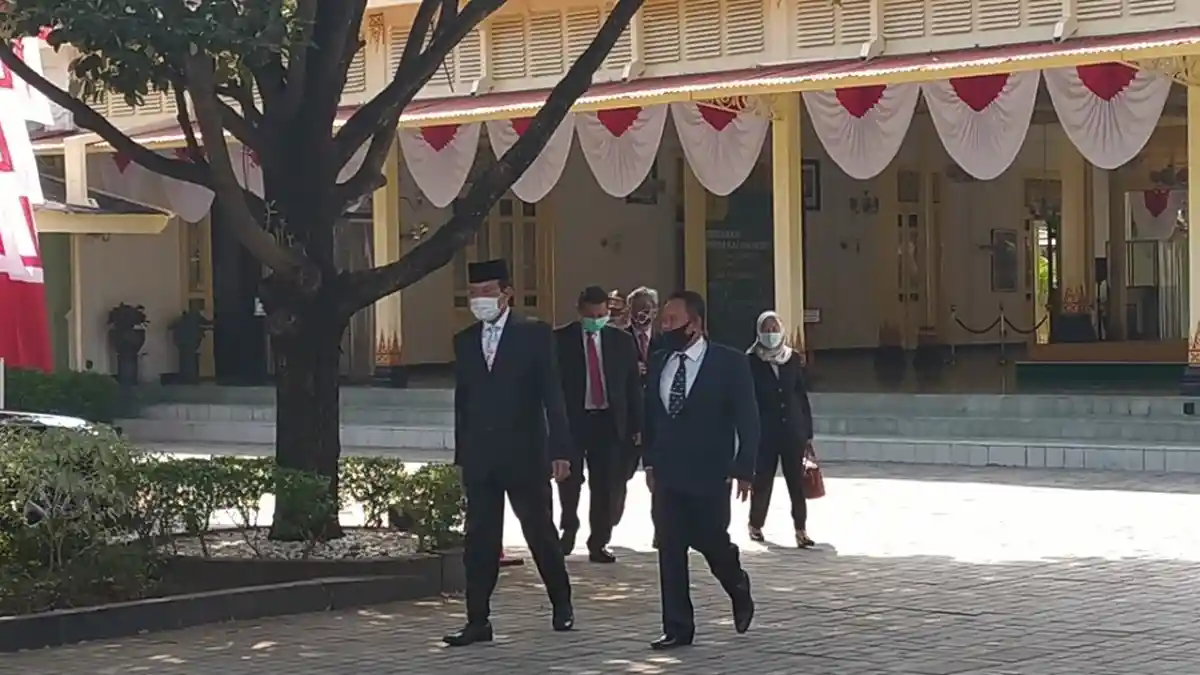 BREAKING NEWS : Sultan Lantik 10 Pejabat Eselon II di DIY