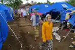 Warga Korban Gempa Cianjur Salat Jumat di Lapangan Terbuka