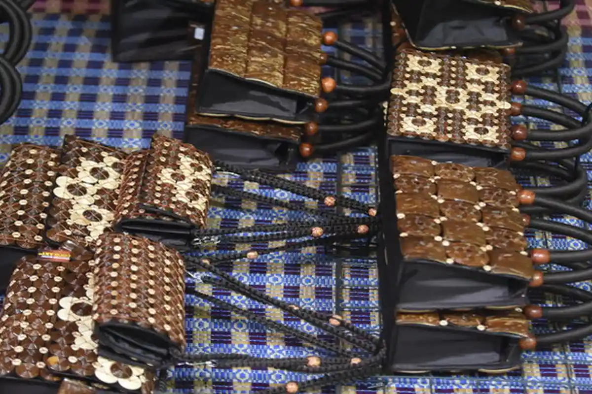 The Story of a Successful Coconut Shell craftman in Kampung Batok Tanjungsari Blitar City