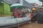 Proses-evakuasi-warga-korban-banjir-di-Kota-Makassar-beberapa-waktu-lalu-bv.jpg