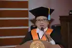 Guru-Besar-Antropologi-Universitas-Airlangga-Unair-Prof-Dr-Phil-Toetik-Koesbardiat.jpg
