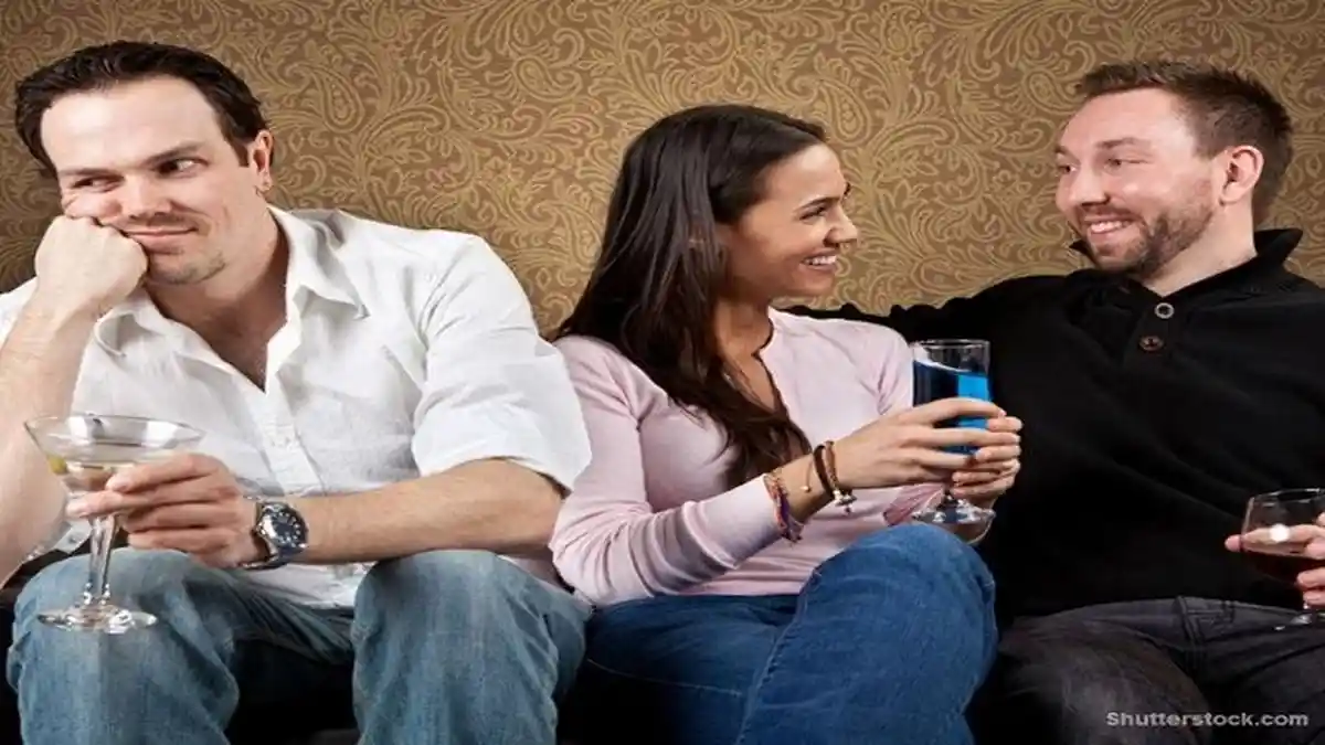 Bukan Hanya Fisik! 7 Tanda Ini Tunjukkan Jika Kekasihmu Sudah Selingkuh Secara Emosional