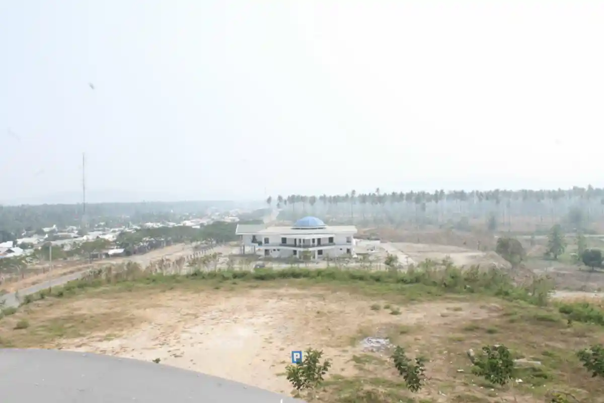 Kabut Asap Semakin Tebal, Dishutbun Bolmong Kesulitan Padamkan Api