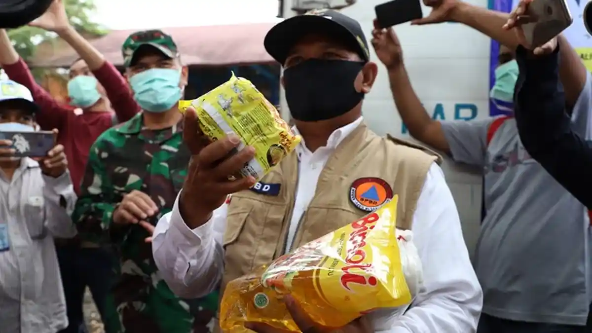 Bupati Mawardi Ali Salurkan 17,3 Ribu Paket Bantuan Sembako