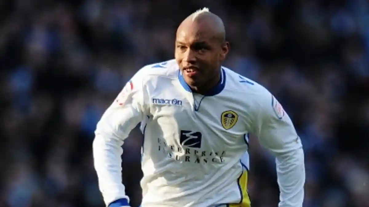 Steven Gerrard Pemain yang Sangat Bagus kata El Hadji Diouf
