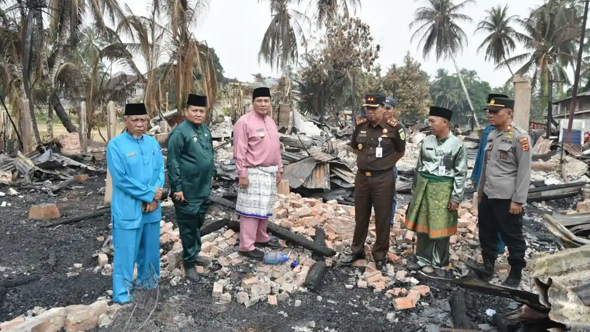 Pj Bupati Sarolangun Sambangi Korban Kebakaran di CNG