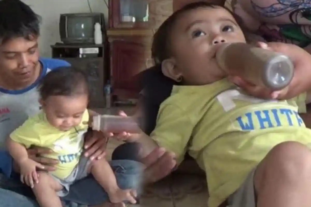5 Fakta Bayi Viral Minum 5 Gelas Kopi Tiap Hari, Nangis Jika Tak Diberi, Gaji Ortu Cuma Rp 20 Ribu