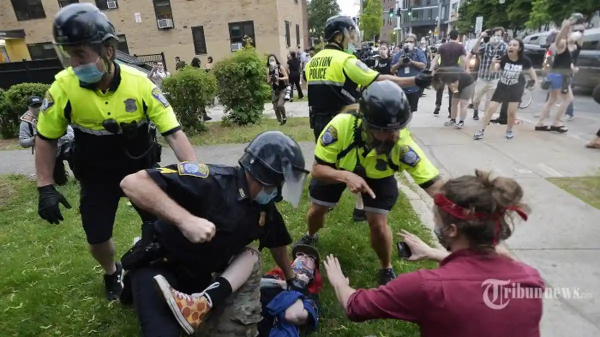 AS Minta China Hormati HAM, Tapi Polisi di Amerika Justru Gunakan Kekerasan saat Hadapi Demonstran
