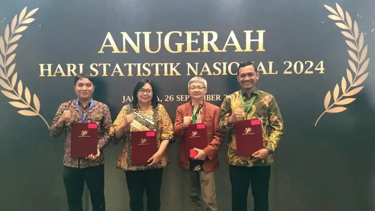 Dapat Predikat Statistik Pembangunan Baik, Pemkab Kendal Dianugerahi Penghargaan Nasional