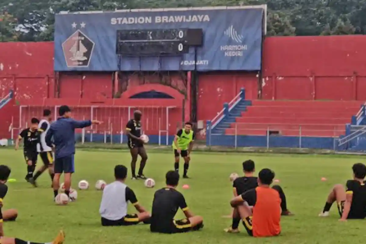 Lini Depan Persik Kediri Dianggap Masih Tumpul, Begini Reaksi Pelatih Joko Susilo