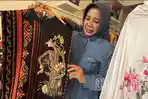 UMKM Zenea Lukis Asal Surabaya, Kenalkan Sentuhan Baru Lewat Pengrajin dan Pelukis Daerah