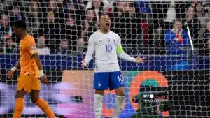 penyerang-prancis-kylian-mbappe-merayakan-setelah-mencetak-gol-ketiga.jpg
