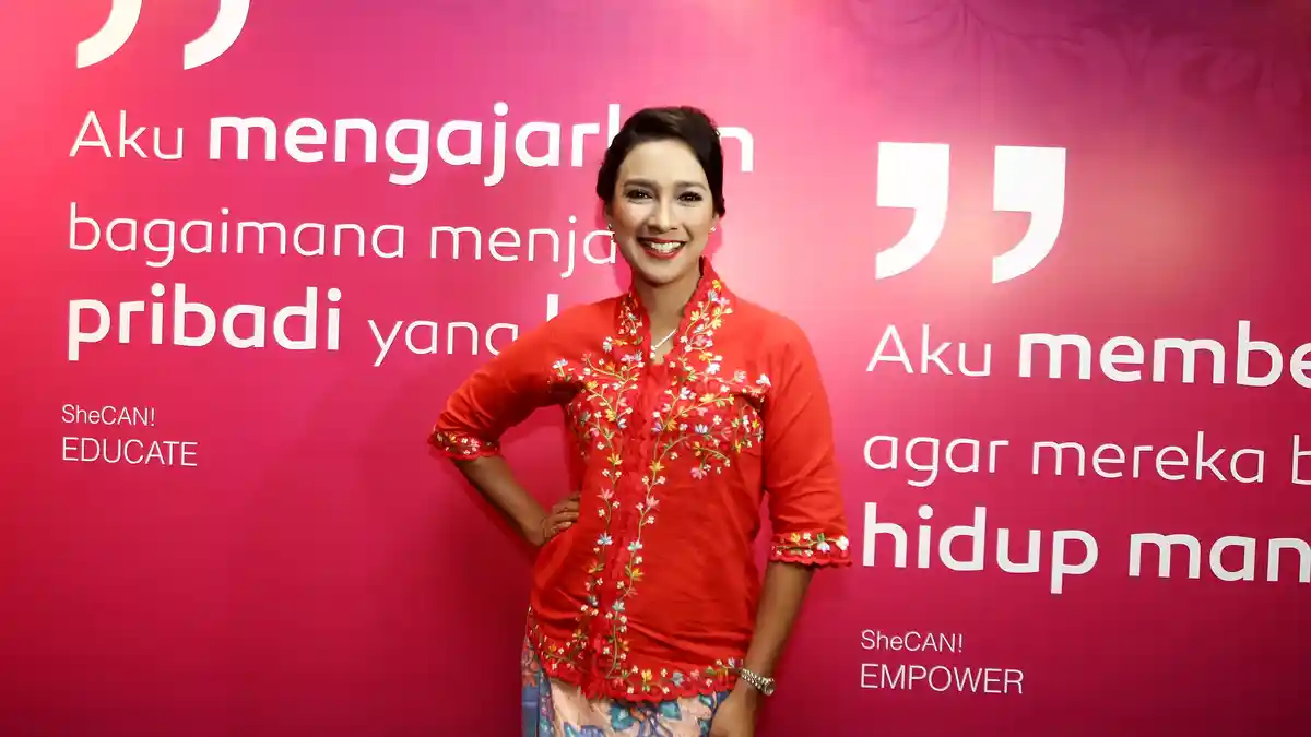Cara Shahnaz Haque Mendampingi Masa Pubertas Anak Meniru Kue Lapis