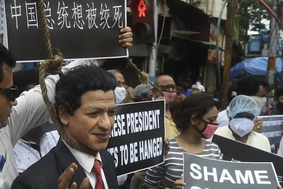 Marah Dengan China, Pendemo India yang Bingung Malah Bakar Patung Kim Jong Un