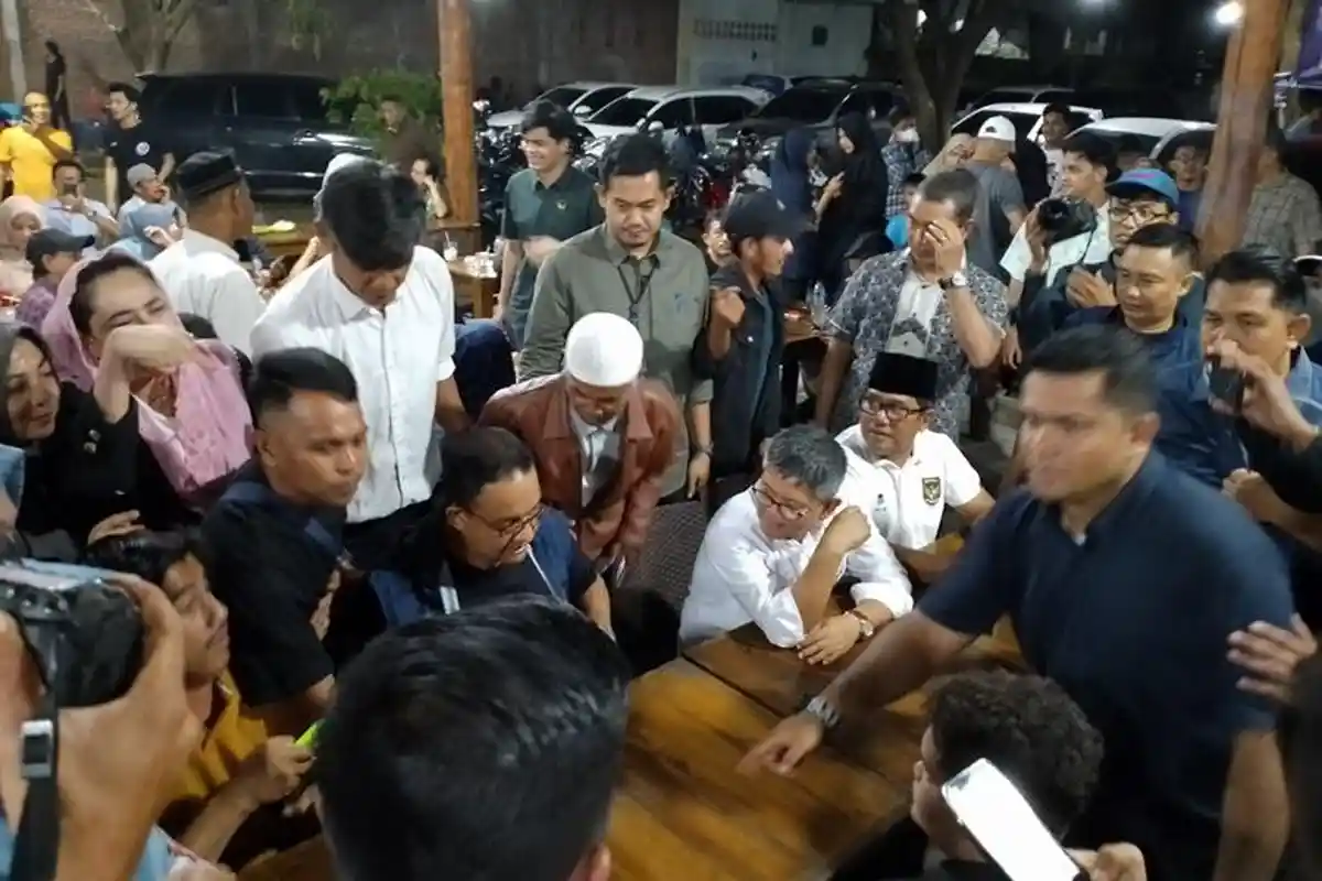 Anies Ajak Rakyat Berjuang Bersama - Anies-nobar-Piala-Dunia.jpg