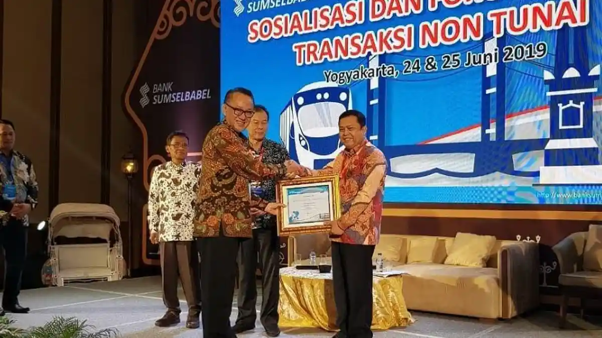 Pemkab OKU Juara Umum Penerapan Transaksi Non Tunai (TNT) dari Bank Sumsel Babel