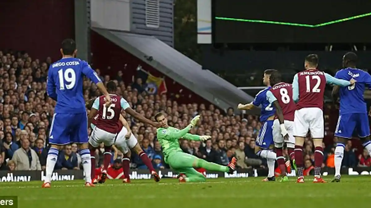 Tandukan Gary Cahill Samakan Skor, West Ham vs Chelsea 1-1