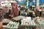 MAHAL-Siti-Juwariyah-Pedagang-telur.jpg