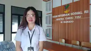 Salah-satu-wali-asuh-di-SRMP-21-Manado-Gladys-Maria-Sumampow-30-mengatakan.jpg