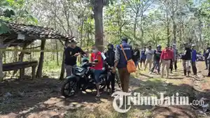 Polisi-menggelar-rekonstruksi-pembunuhan-ARA-oleh-suaminya-di-hutan-Gua-Lowo-Ponorogo.jpg