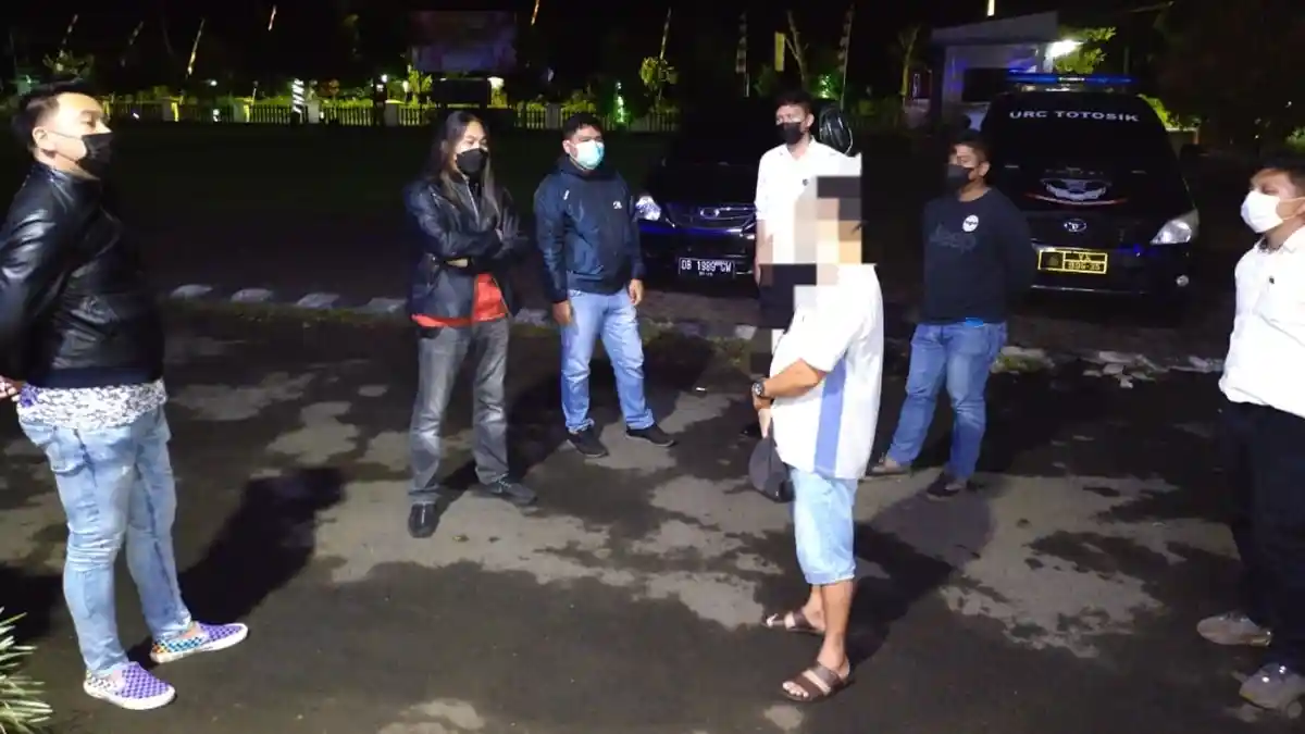 Sering Pamer Ini ke Istri Orang, Pria Asal Tara-tara Tomohon Dikepung Massa