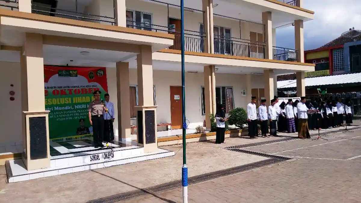 Peringati Hari Santri Nasional, Ponpes Nurul Ummah Putri Gelar Upacara