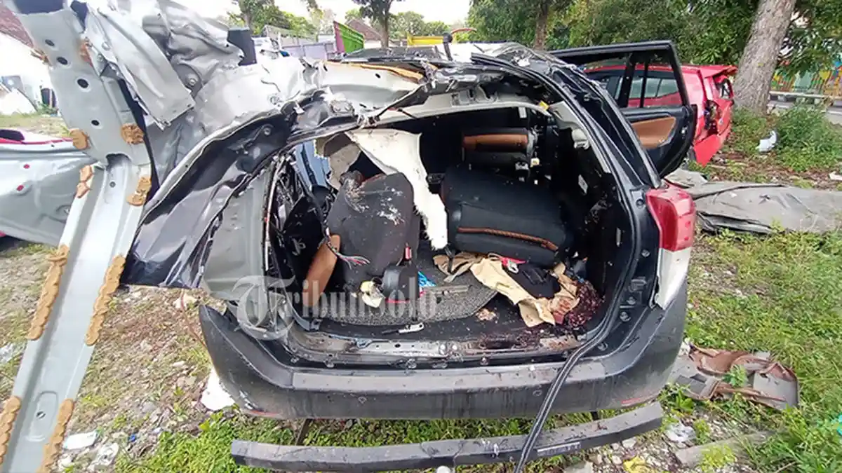Niat Hati Ingin Pulang ke Jogja, Tapi di Tol Solo-Semarang Kecelakaan, 2 Orang di Mobil Meninggal