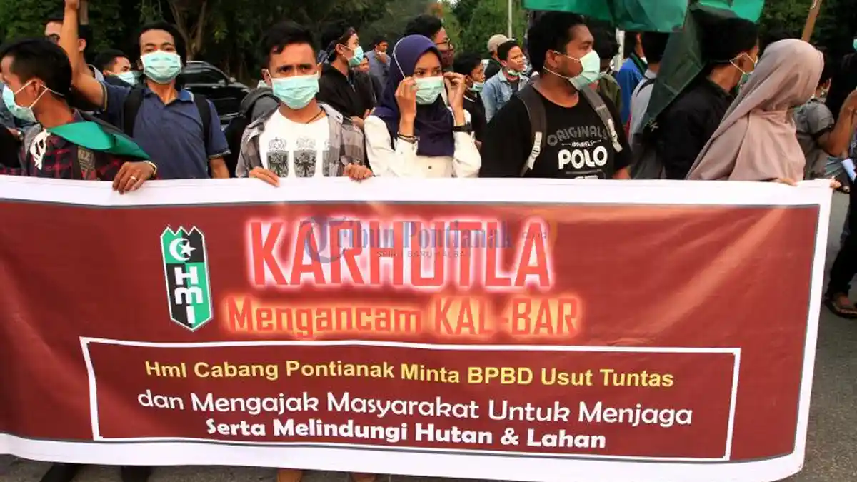 HMI Cabang Pontianak Gelar Aksi Damai Stop Kebakaran Hutan dan Lahan - hmi-demo_20180815_195258.jpg