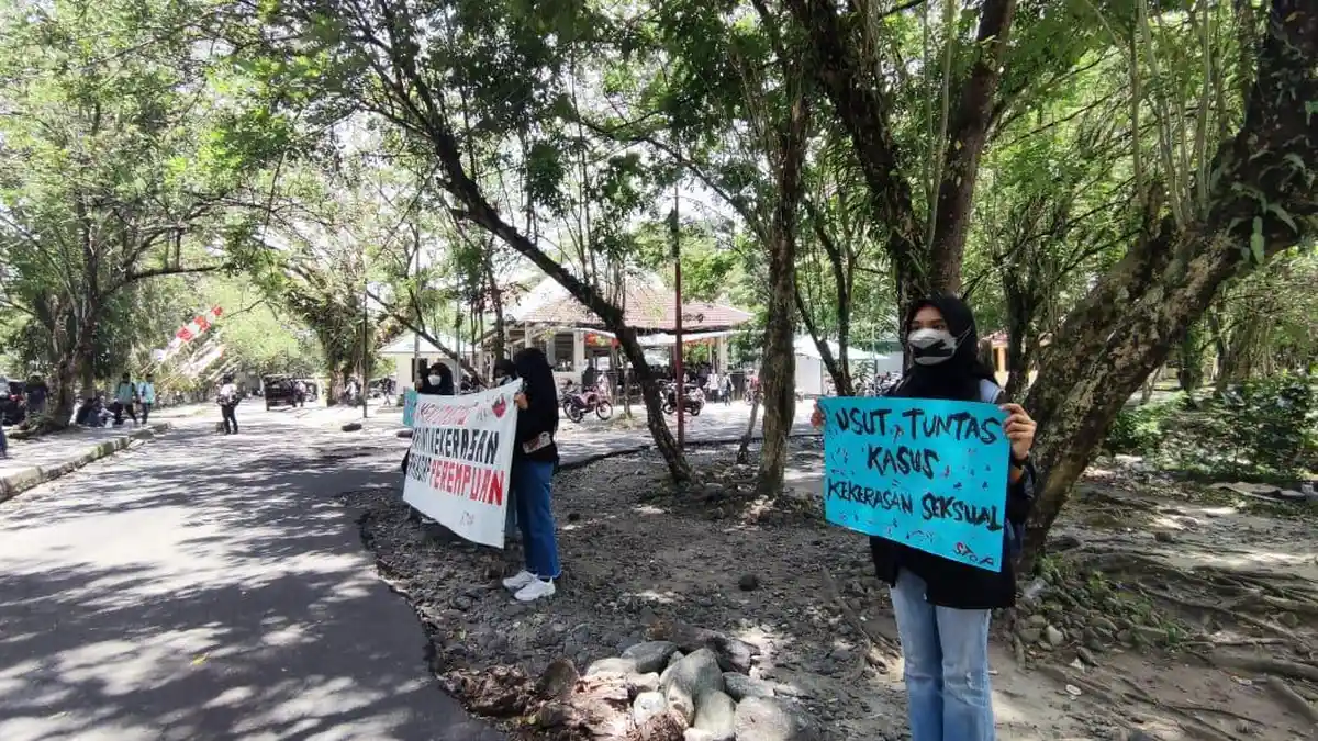 Kampanye Anti Kekerasan Seksual, Puluhan Mahasiswa Evav Aksi Bungkam di Kampus Unpatti