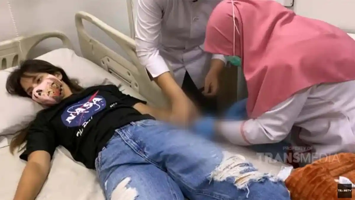 Alami Gejala Ini, Nia Ramadhani Terbaring Lemas hingga Dioperasi, Kakak Ipar Ungkap Penyebabnya