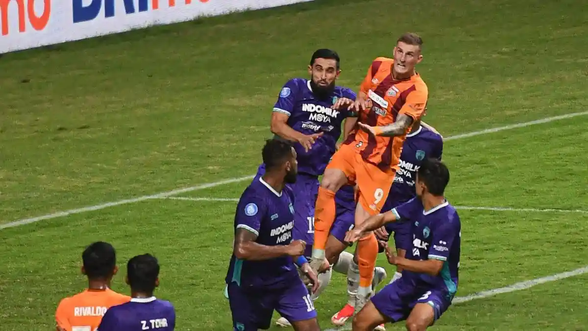 SEDANG BERLANGSUNG Persita Tangerang Vs Borneo FC, Ini Susunan Pemain dan Link Live Streamingnya