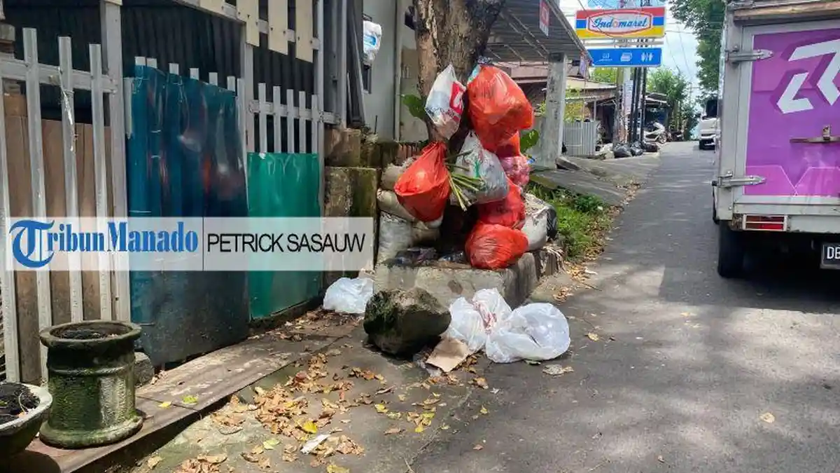 Sampah Menumpuk di Malalayang Manado, Warga Keluhkan Belum Ada Truk Pengangkut Sejak Kemarin