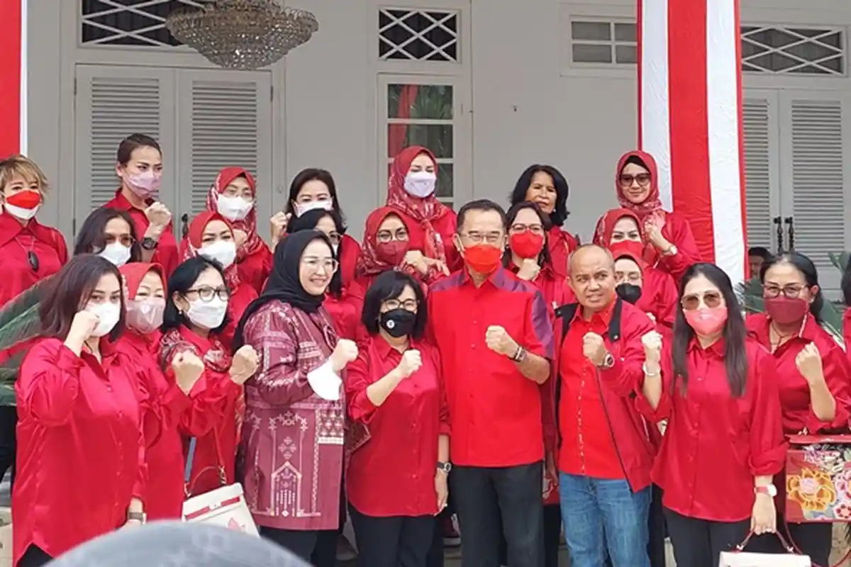 Ikatan Istri Fraksi PDIP DPR RI Datangi Rumah Dinas Wali Kota Pangkalpinang, Ini yang Mereka Lakukan