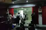 polisi-menggerebek-kantor-pinjol-ilegal-bernama-pt-aic-di-ruko-gading-bukit-indah-kelapa-gading.jpg