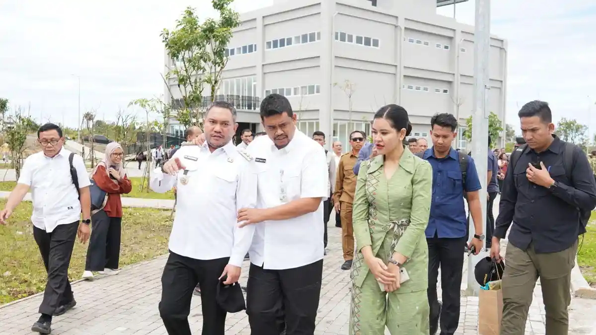 Bupati Franc Tumanggor Turut Sambut Wapres Gibran saat Kunjungan Kerja ke Kawasan Danau Toba