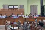 DPRD-Kabupaten-Bangka-Tengah-saat-menggelar-audiensi.jpg
