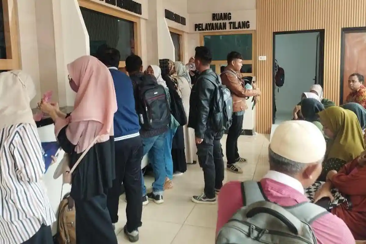 Lulus PPPK, Puluhan Tenaga Guru dan Kesehatan Urus SKCK di Polres Tanjab Timur