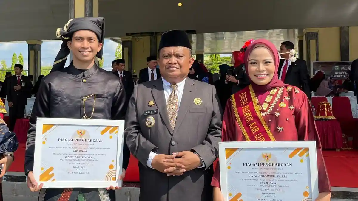 Dua Pemuda Pelopor Terima Penghargaan Pemkab Luwu di Hari Sumpah Pemuda